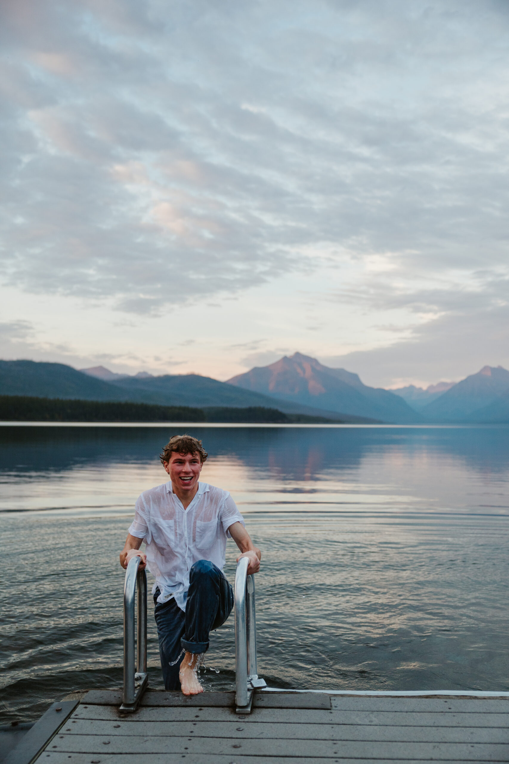 ethan_west_glacier_national_park_senior_portraits-15