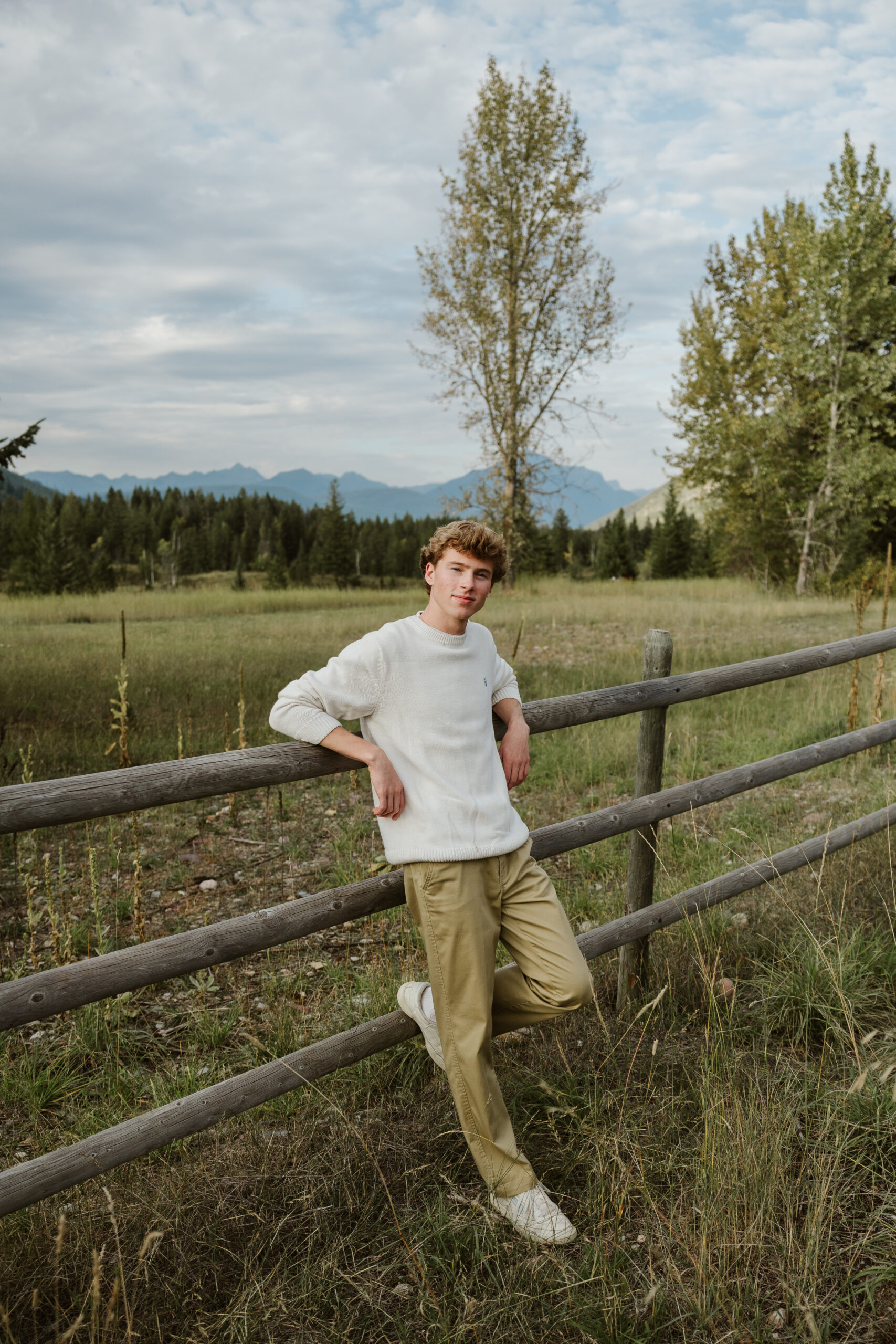 ethan_west_glacier_national_park_senior_portraits-4